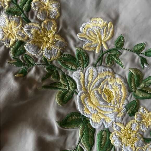 SH|collection neutral tan embroidered floral back trench coat - Picture 11 of 15